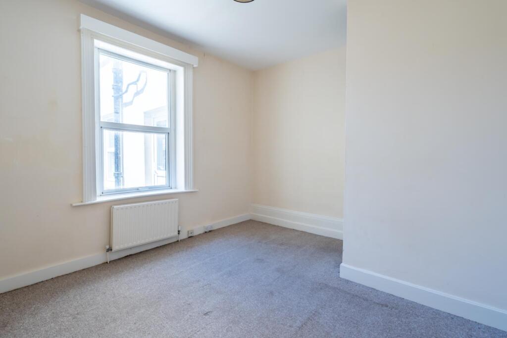 Bedroom 1.jpg