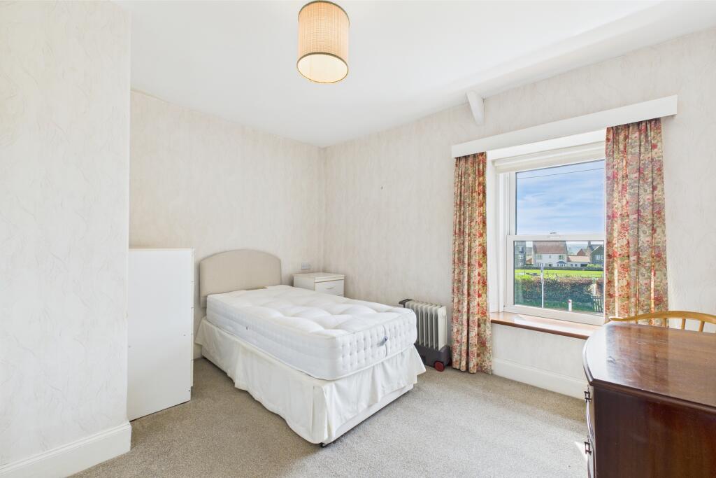 CAM04201G0-PR0079-STILL015