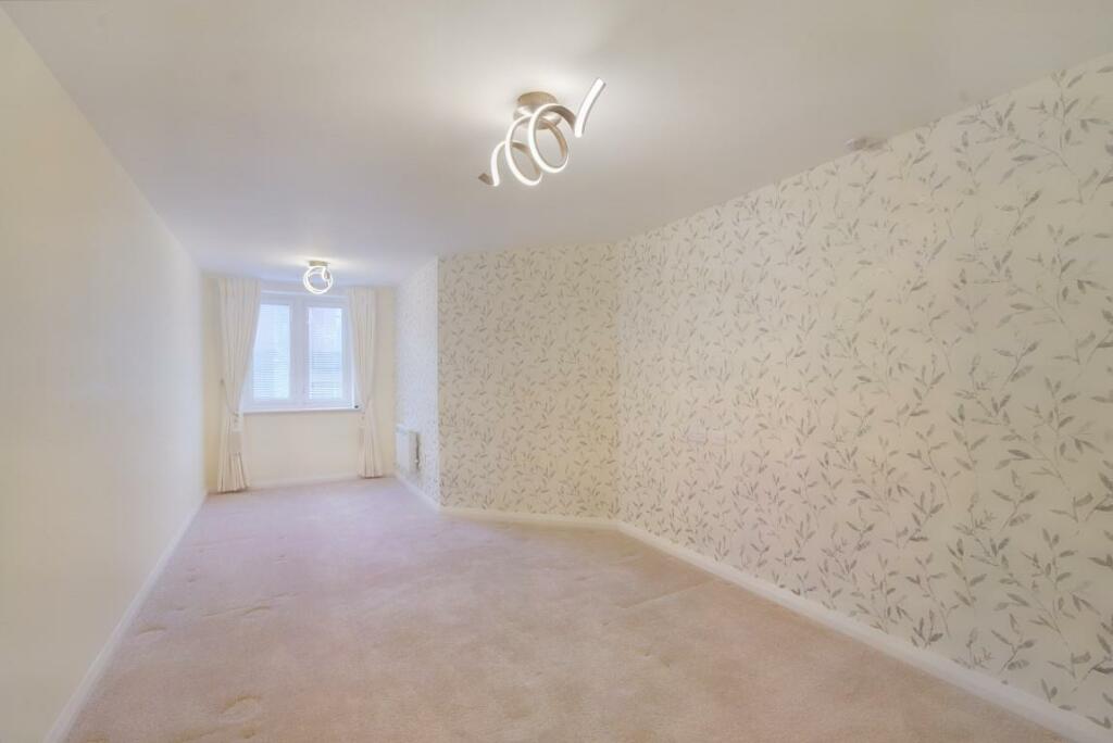 8541170-interior11 (Medium).JPG