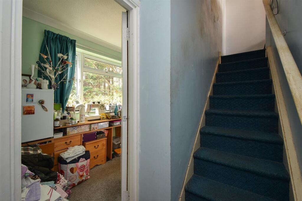 Bedroom/stairs