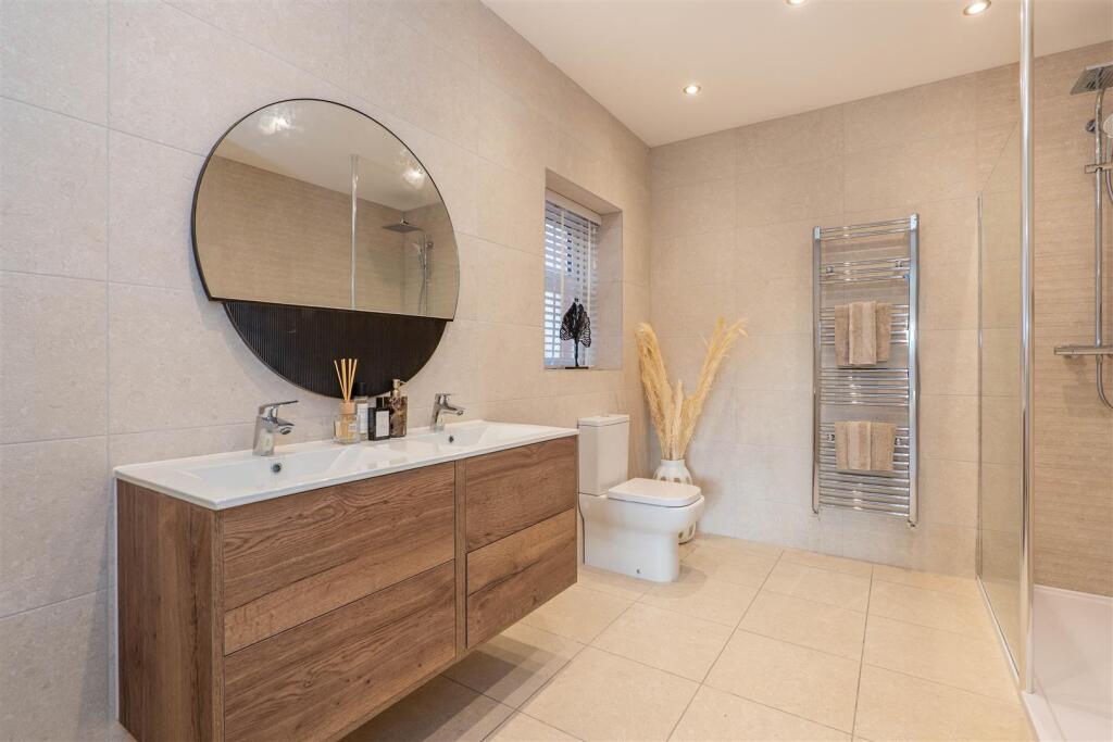 Master Bedroom Ensuite