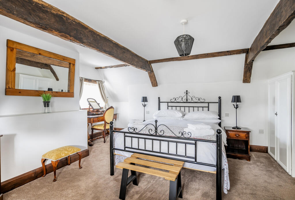 1349053-32-68c2d5...