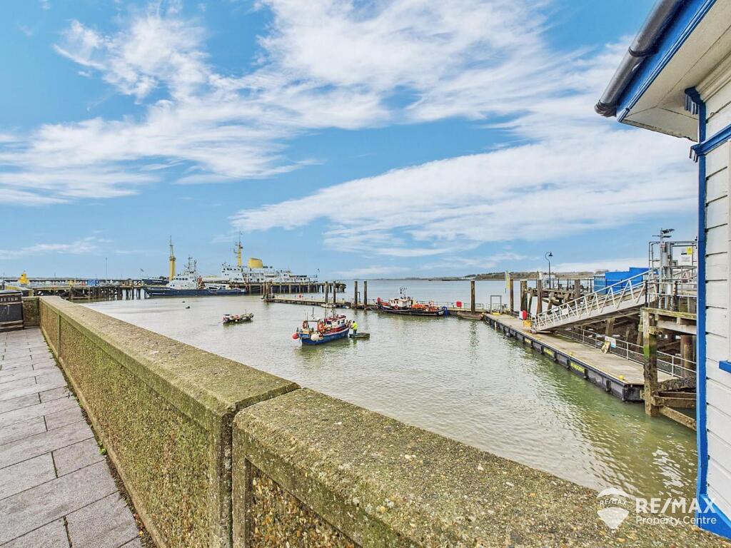 The Quay.jpg