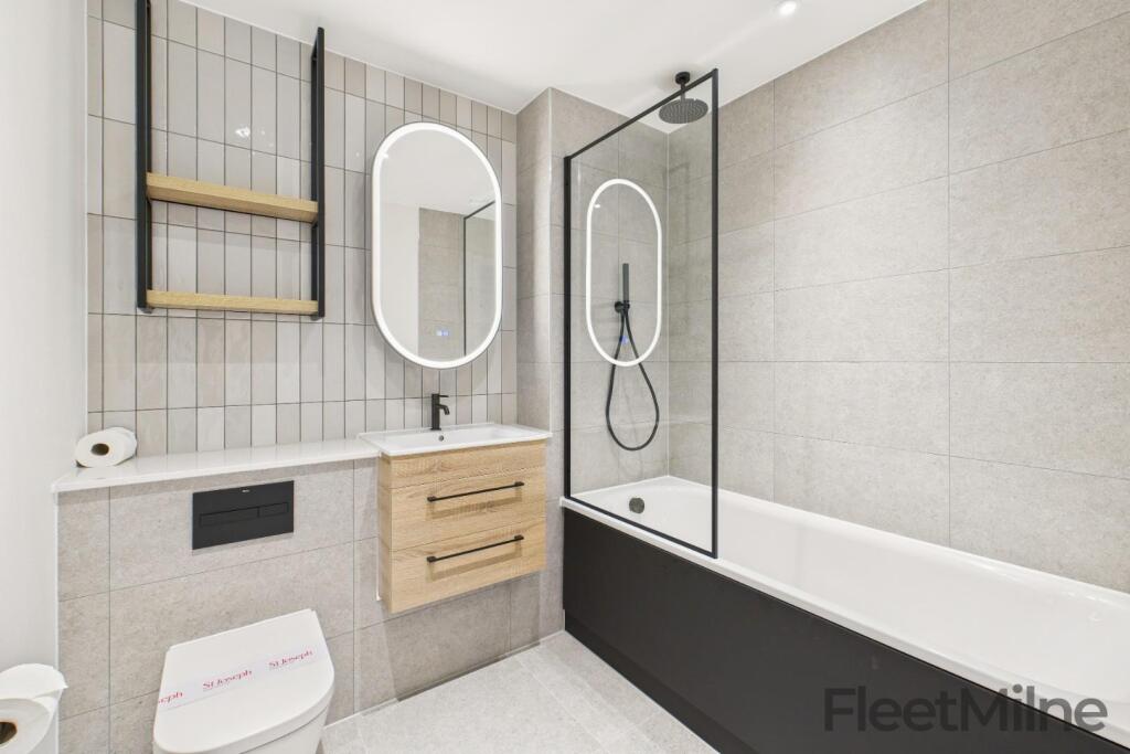 Main bathroom