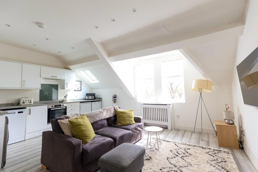 Lounge Kitchen