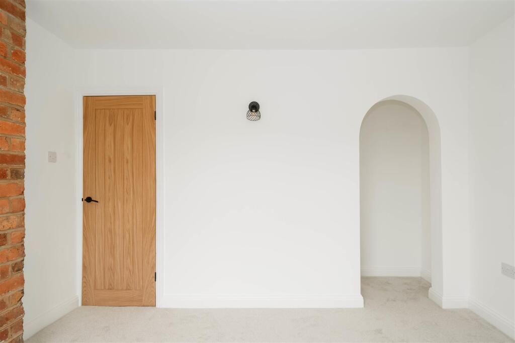 Bedroom1-4.jpg