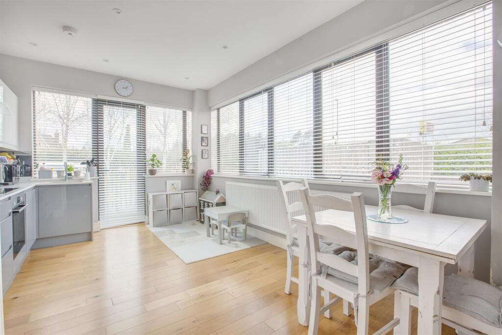 Flat 2 Swilley Gardens, Oxford Road, HP14 3NZ-5.jp