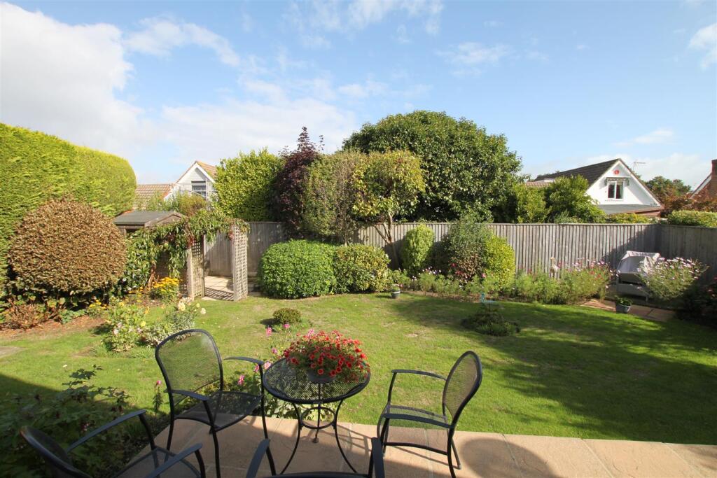 4 bay tree gdn.JPG