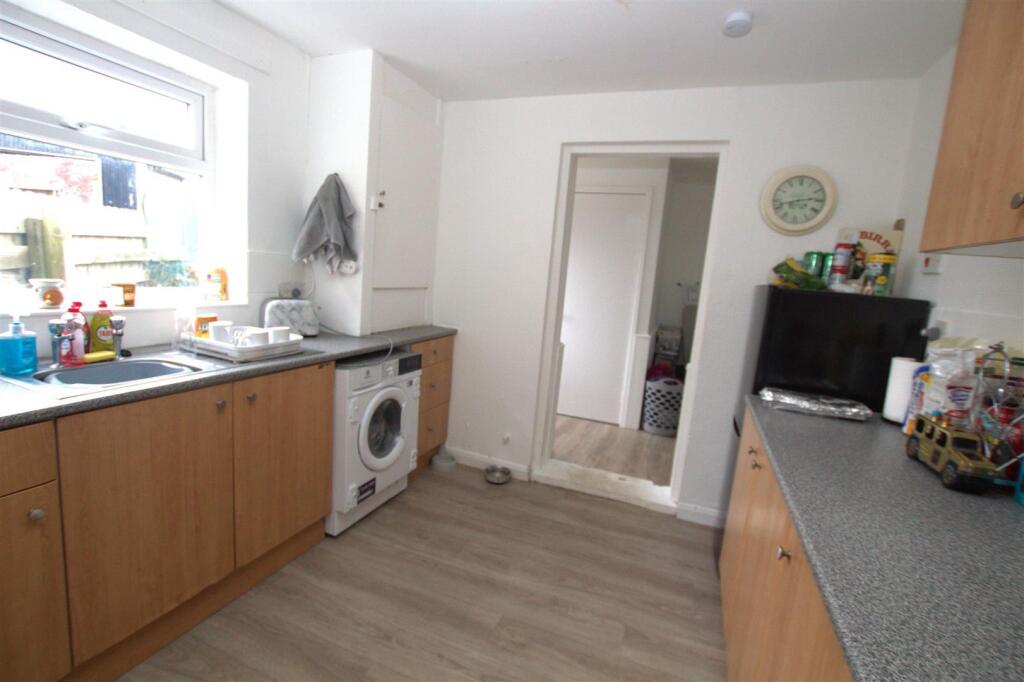 Kitchen1.jpg