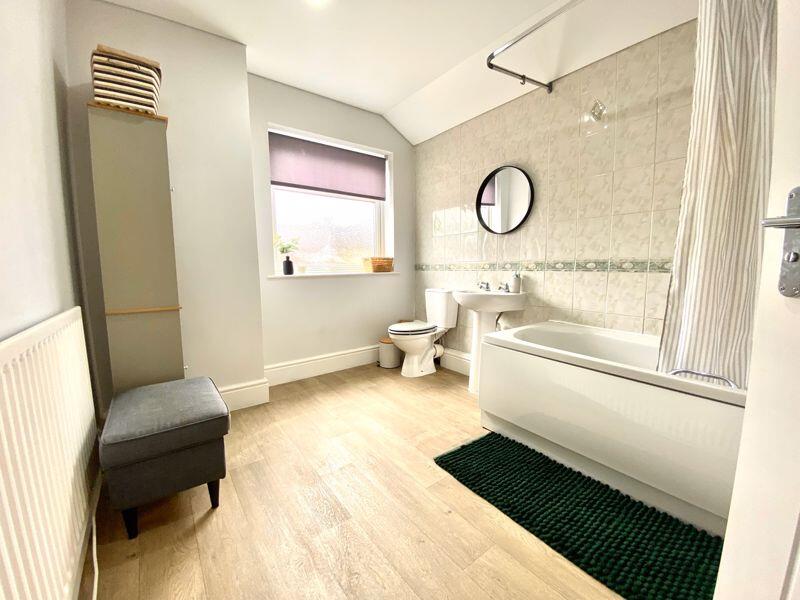 Family Bathroom 