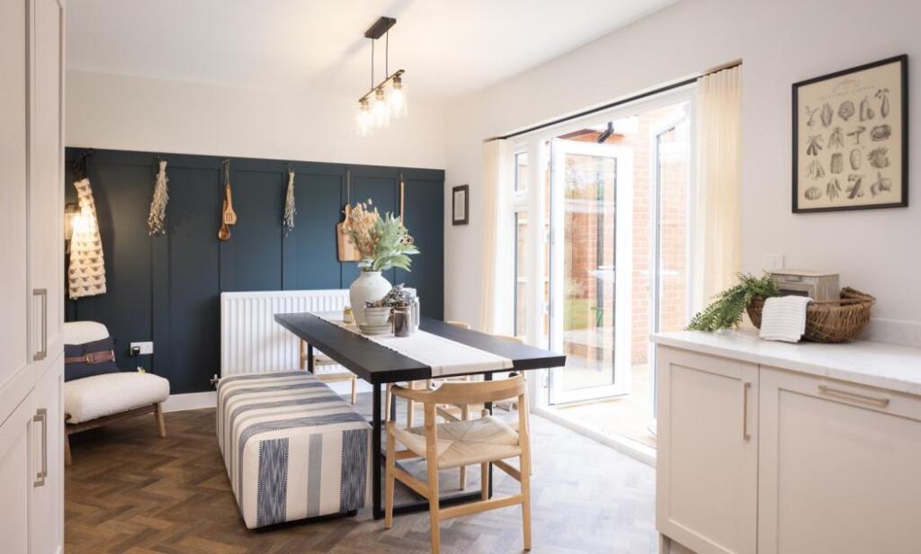 Dandara - Wittering Place - The Wotton, Home 9