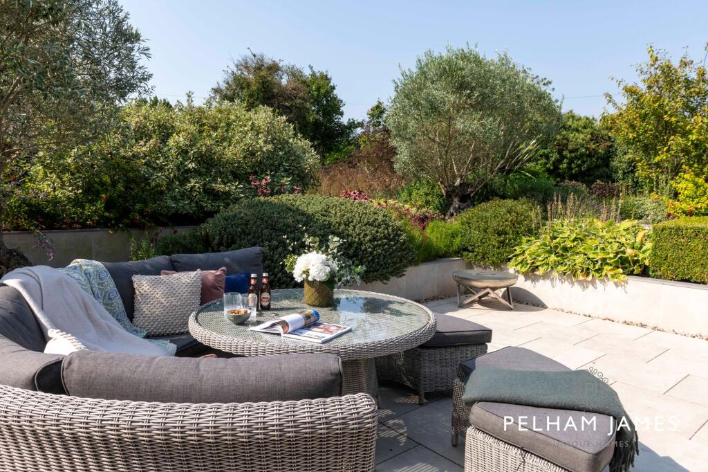 Garden - Laburnum, Barnack