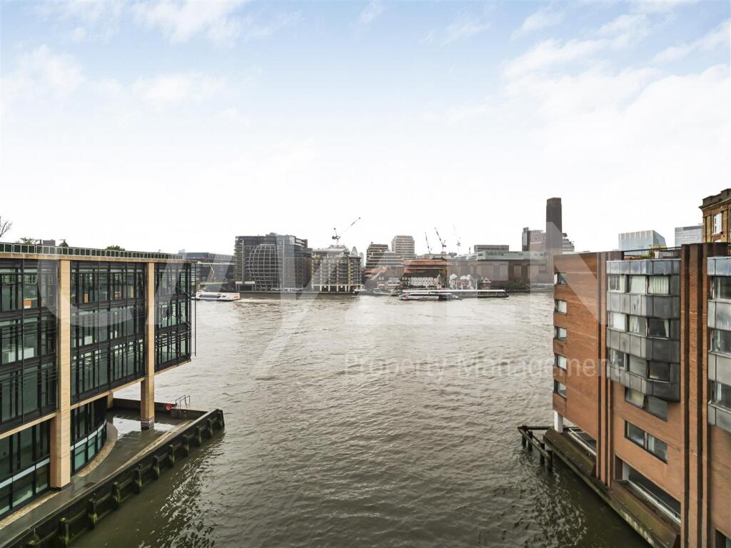 VIEW OF RIVER THAMES