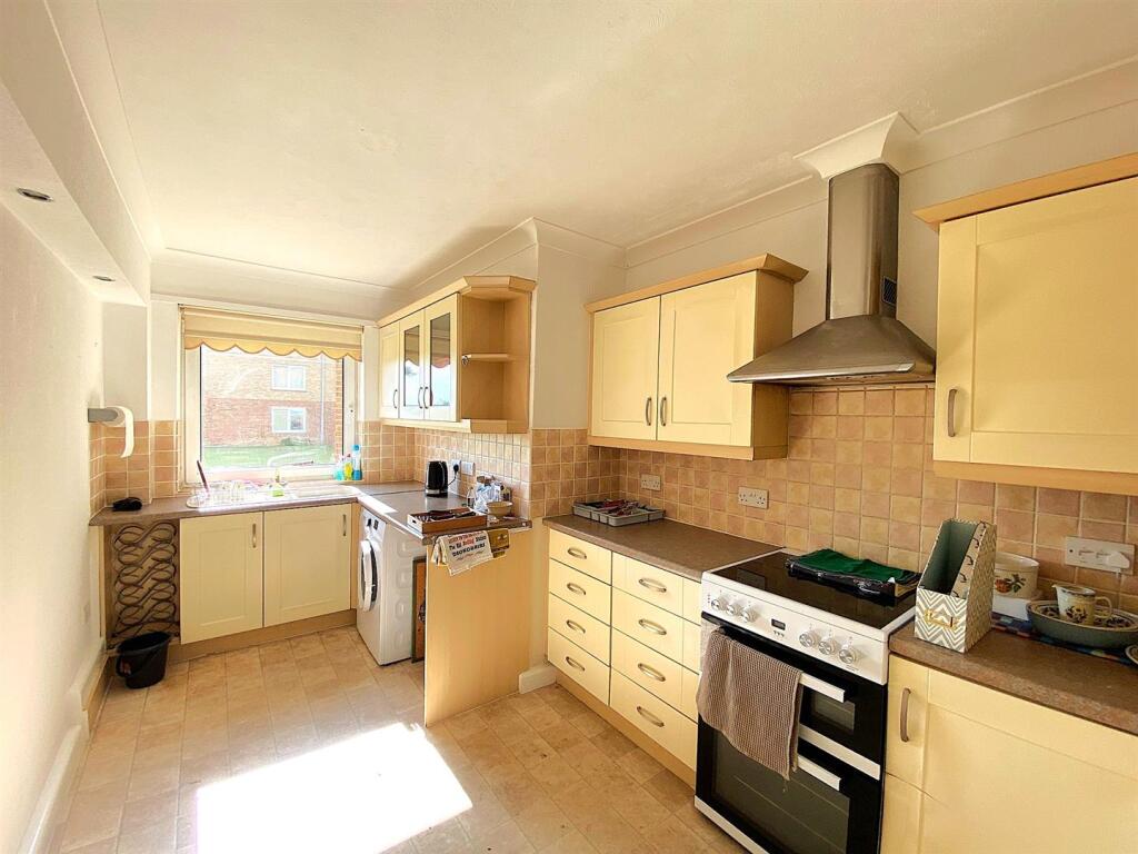 4 Tobago - Kitchen.jpg