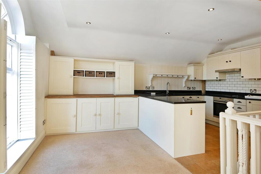 Kitchen &amp; Dining Area