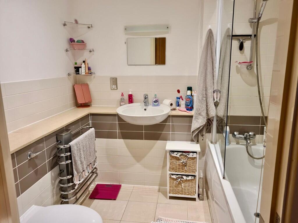 c8db6300-c2eb-468...