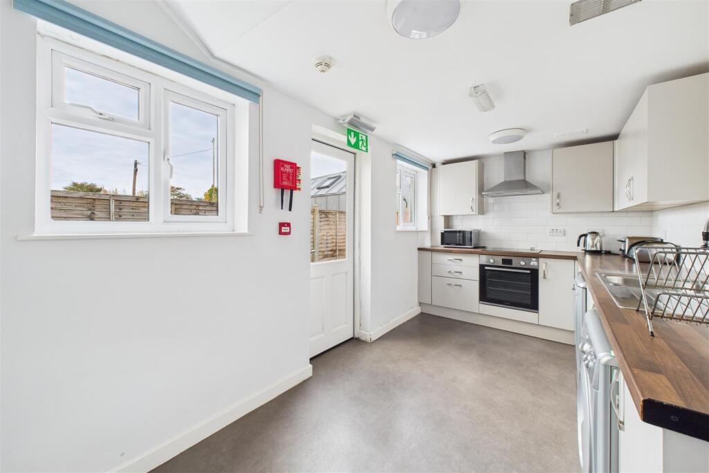 12 Osborne Villas, Kingsdown, Bristol BS2 8BP | Fr