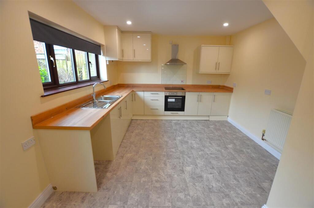 KITCHEN / DINER