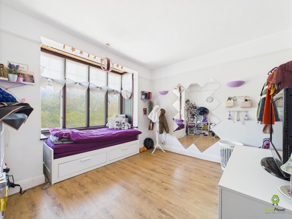 CAM03779G0-PR0274-STILL001