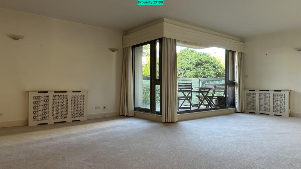 Sitting Room &amp; Balcony