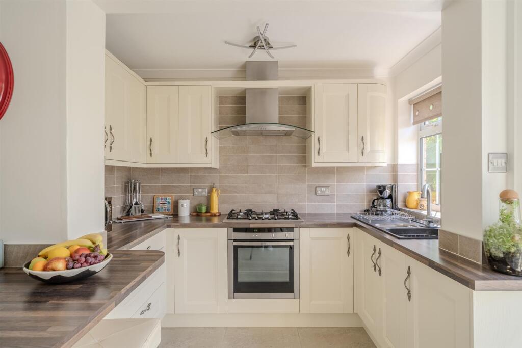 21 Pine Tree Road-15.jpg