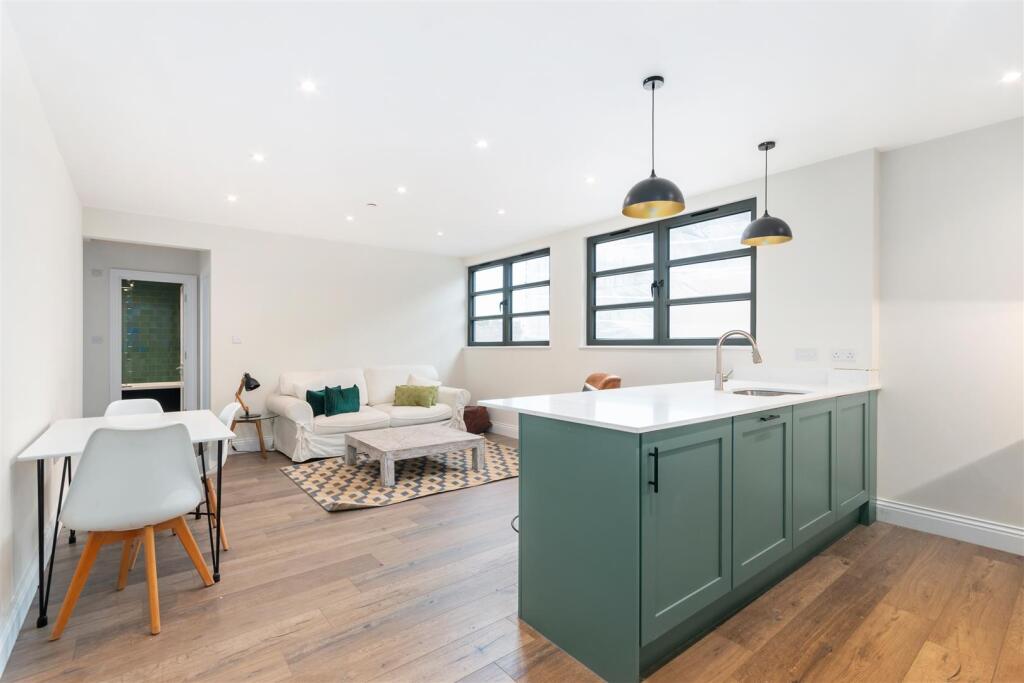 Open Plan Kitchen &amp; Living