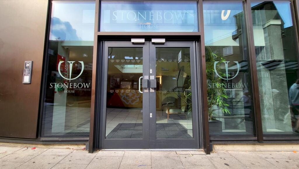 Stonebow House 4C - 2 Front Entrance.jpg