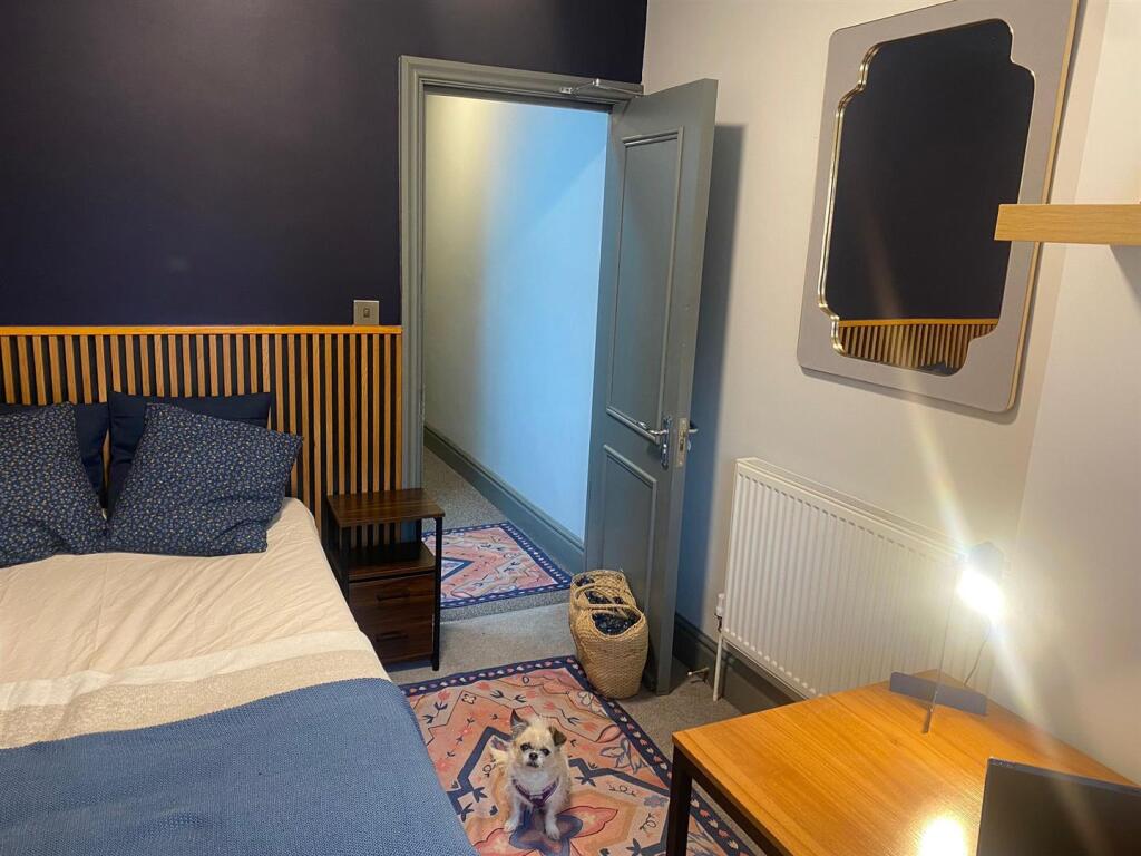 BEDROOM 1