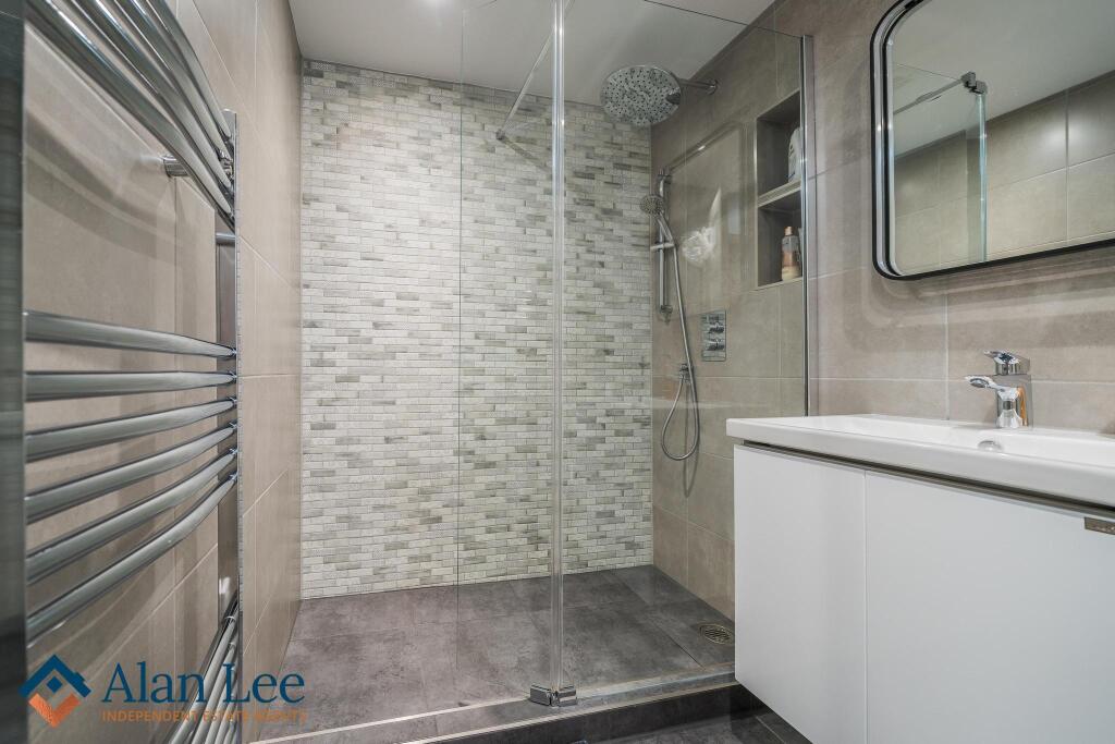 Family Shower Room