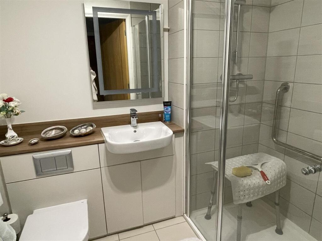 Shower Room.JPG