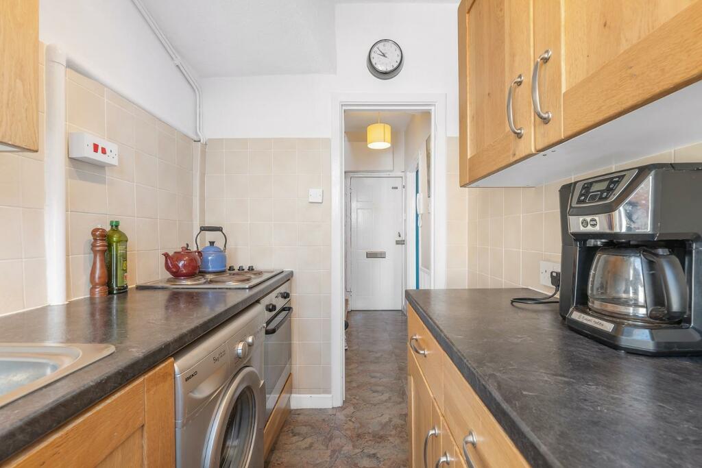 Kitchen (2).jpg