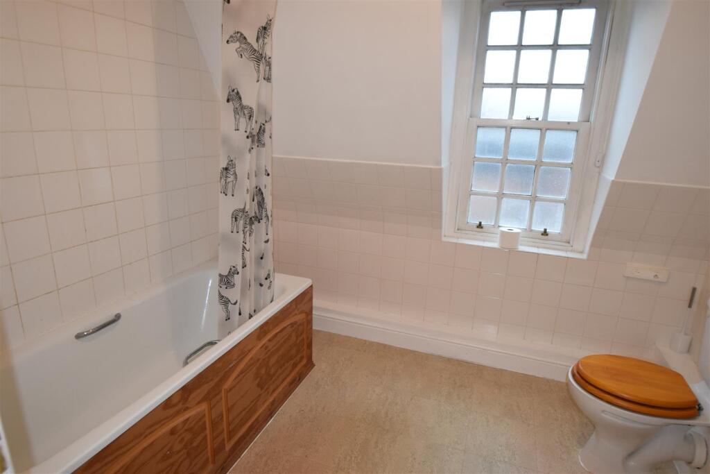 bathroom a.JPG