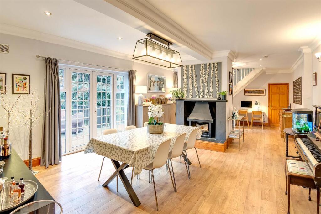 Dining Room.jpg