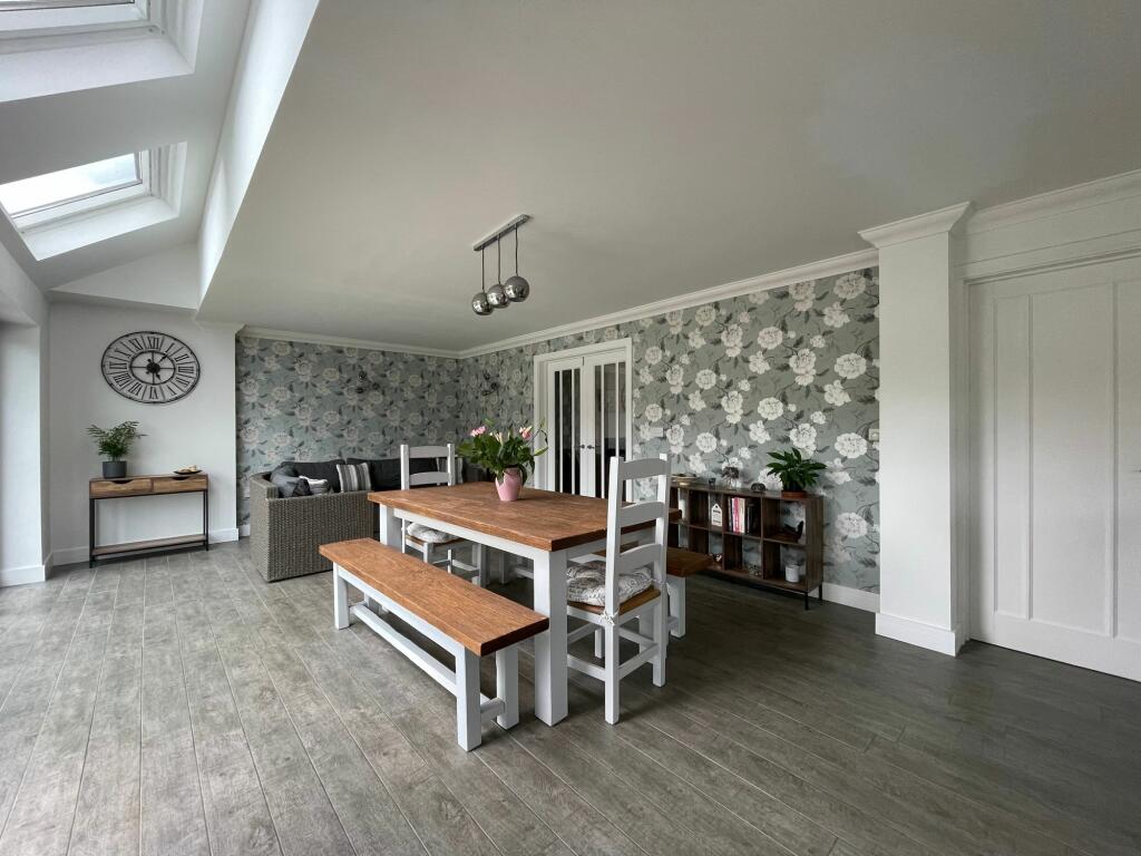 Kitchen/Dining Room (2)