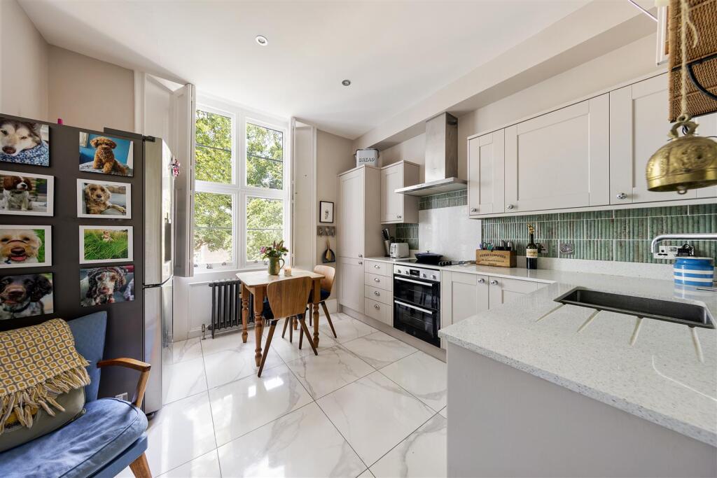 Friday Hill House E4