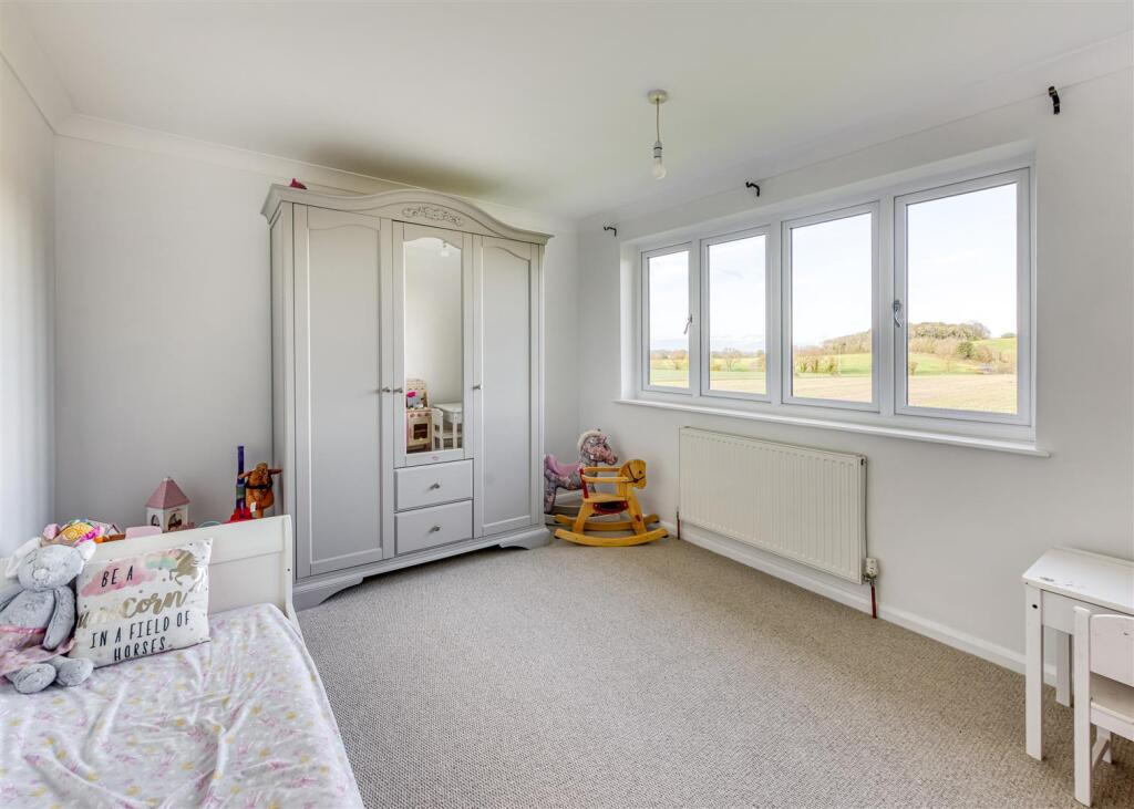 Oaklands Farm-bed4.jpg