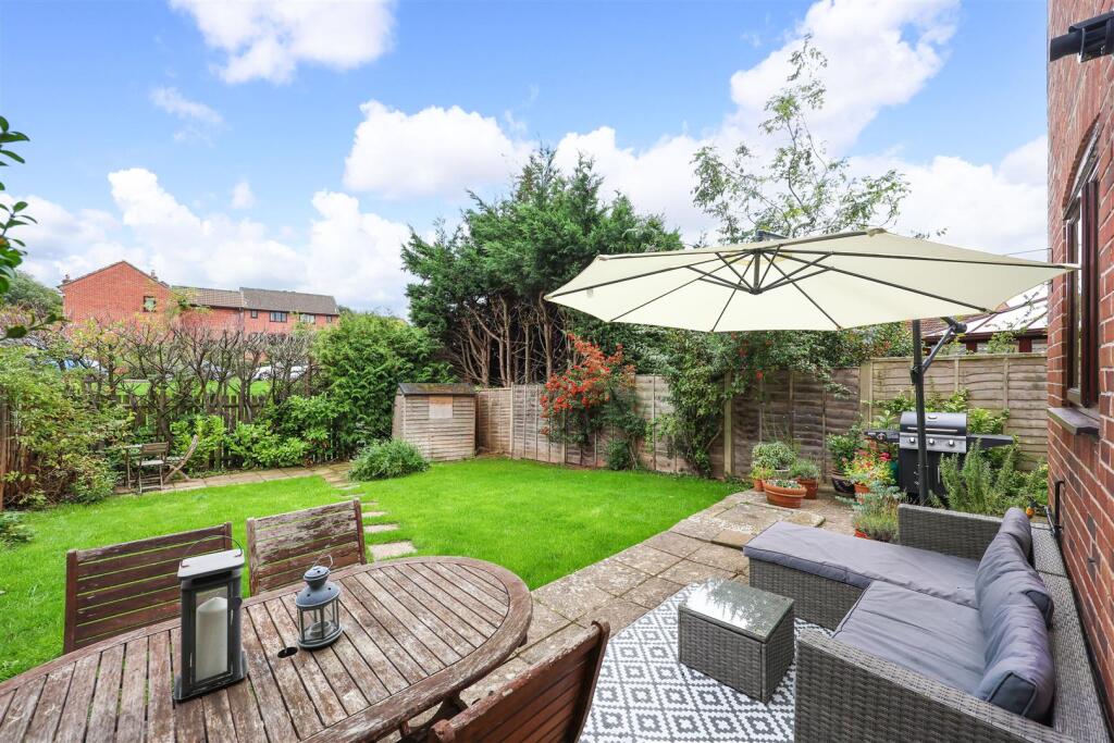 7 Niebull Close 32.JPG