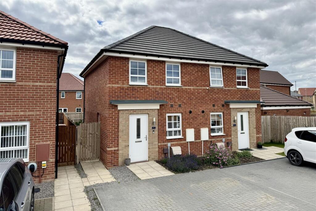 Gilroy Grove, Darlington