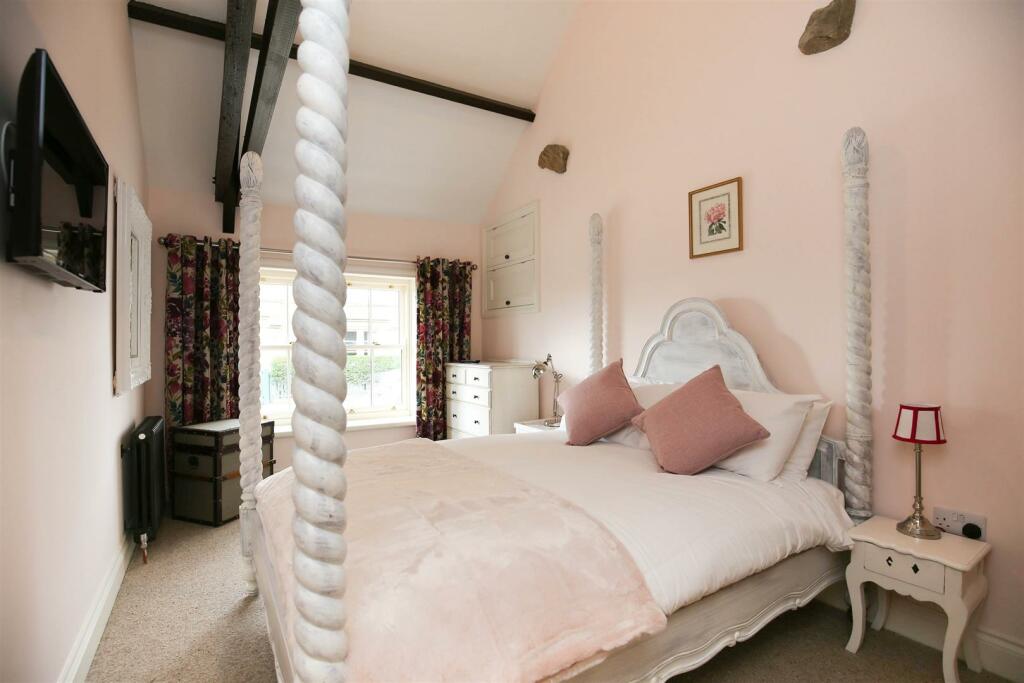 Bedroom 2.jpg