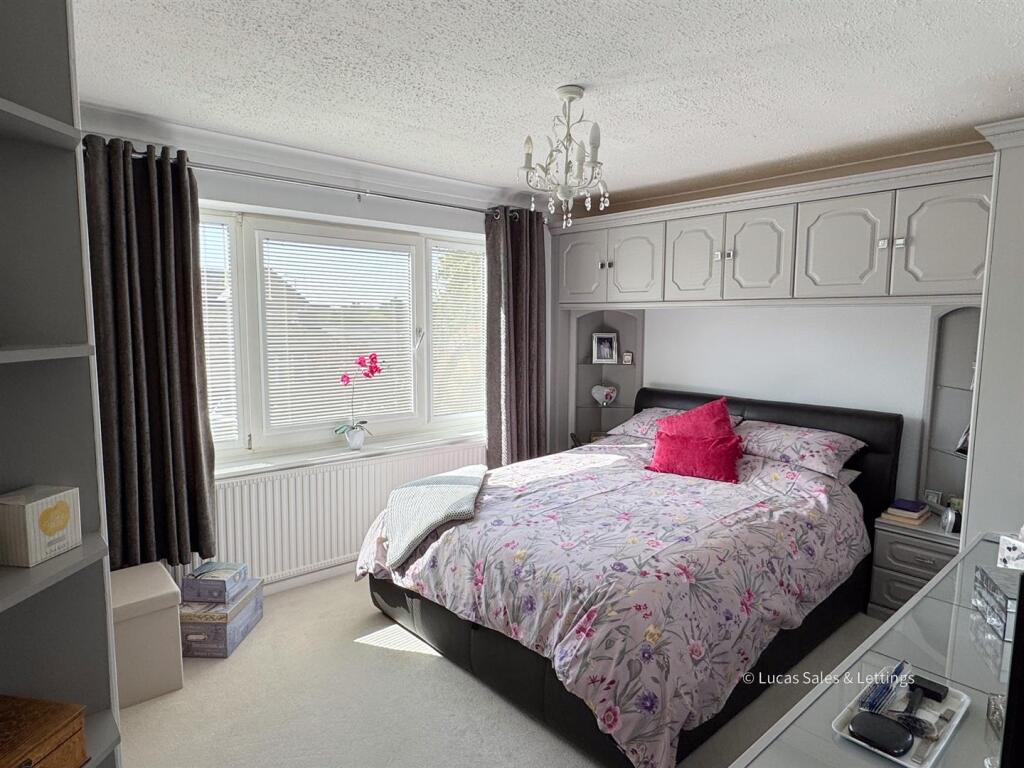 8 Welland Rd Kettering-15.jpg
