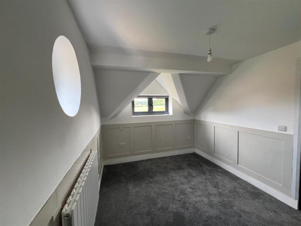 Titch Cottage 18.jpg