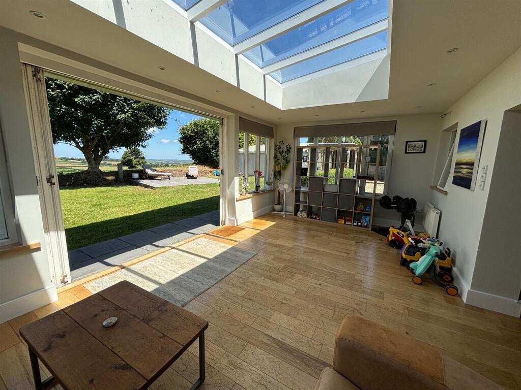 sun room.jpg