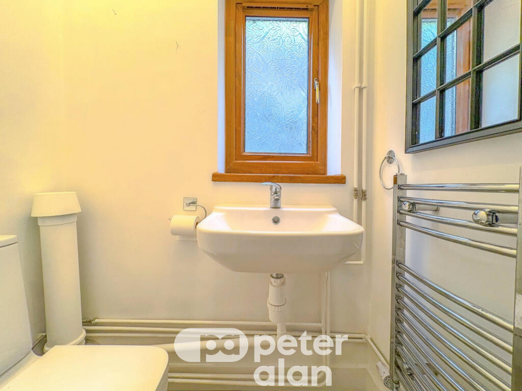 Cloakroom/wc
