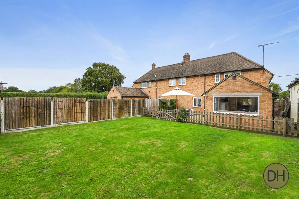 Nine Ashes Farm Cott