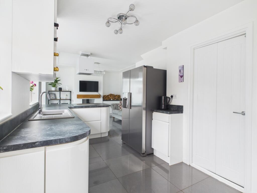 CAM02195G0-PR0093-STILL020