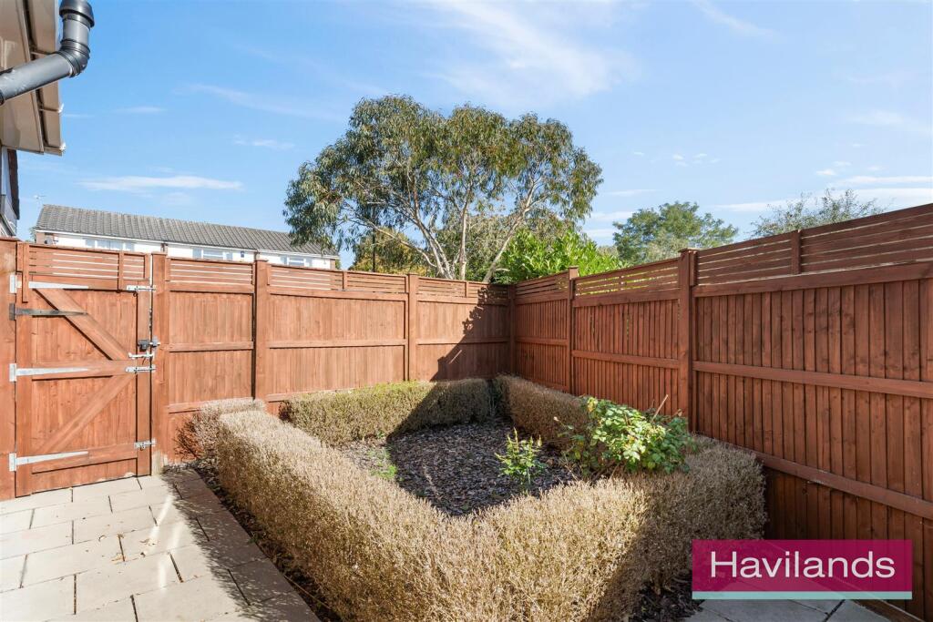 Oakwood Crescent-22.jpg