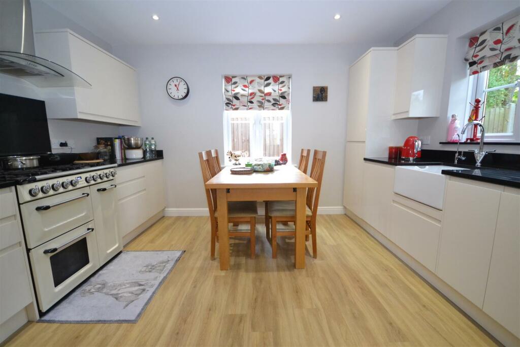 Kitchen/Breakfast Room