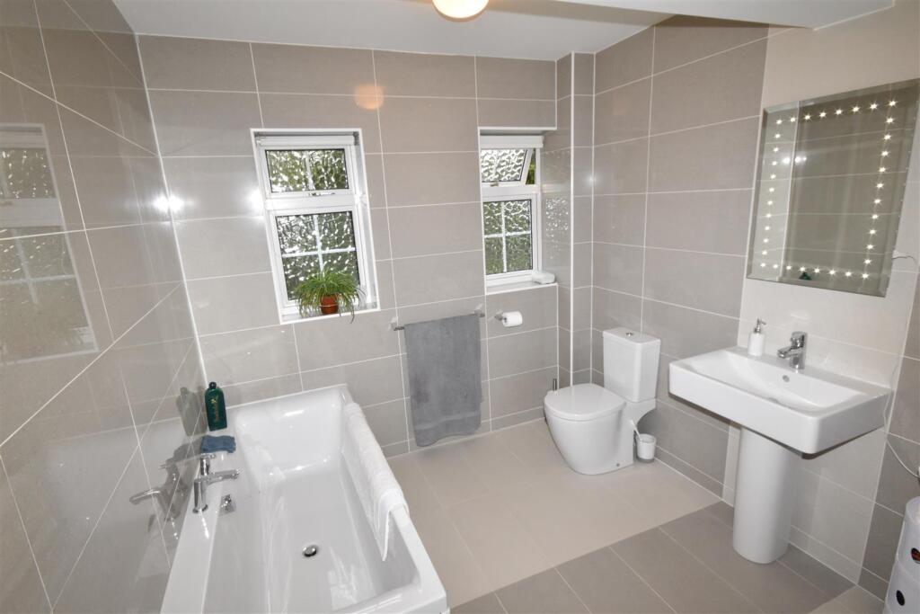FAMILY BATHROOM