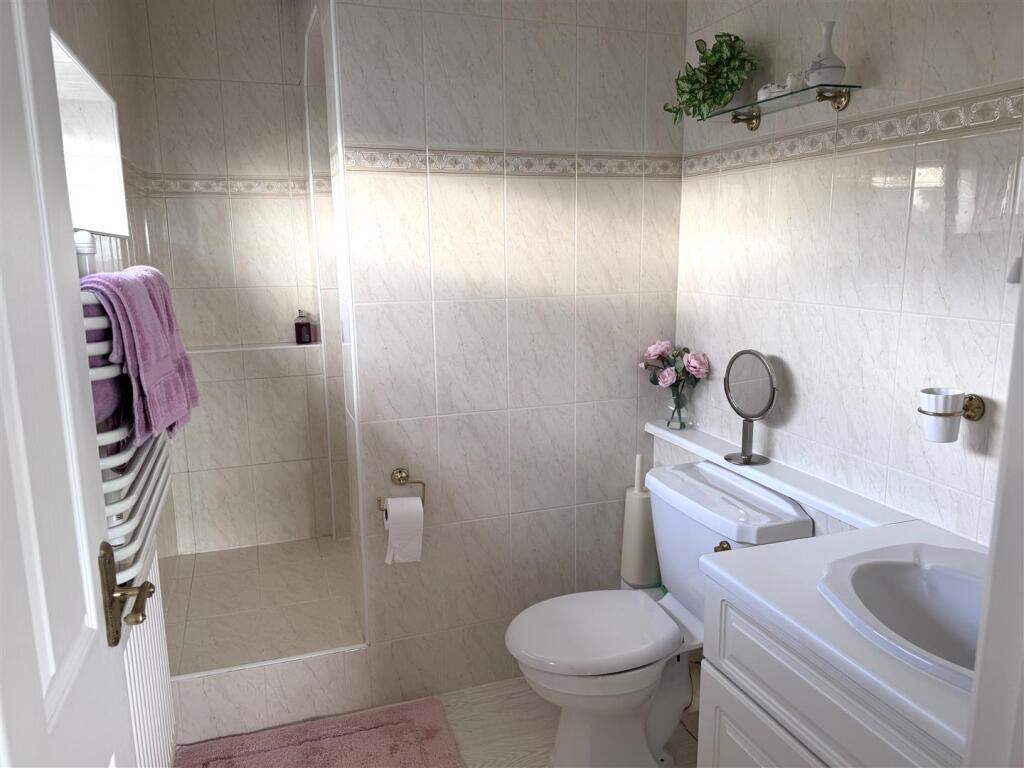 En-Suite Shower
