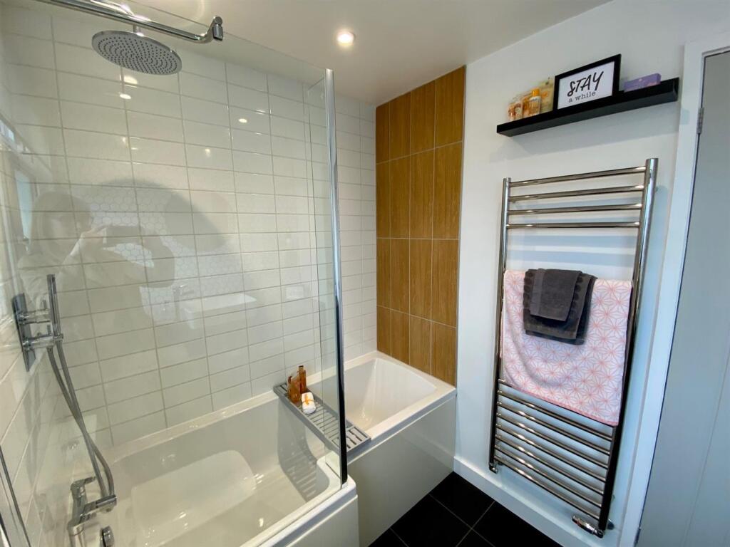 priory way 78 ensuite bed 2 3.jpg